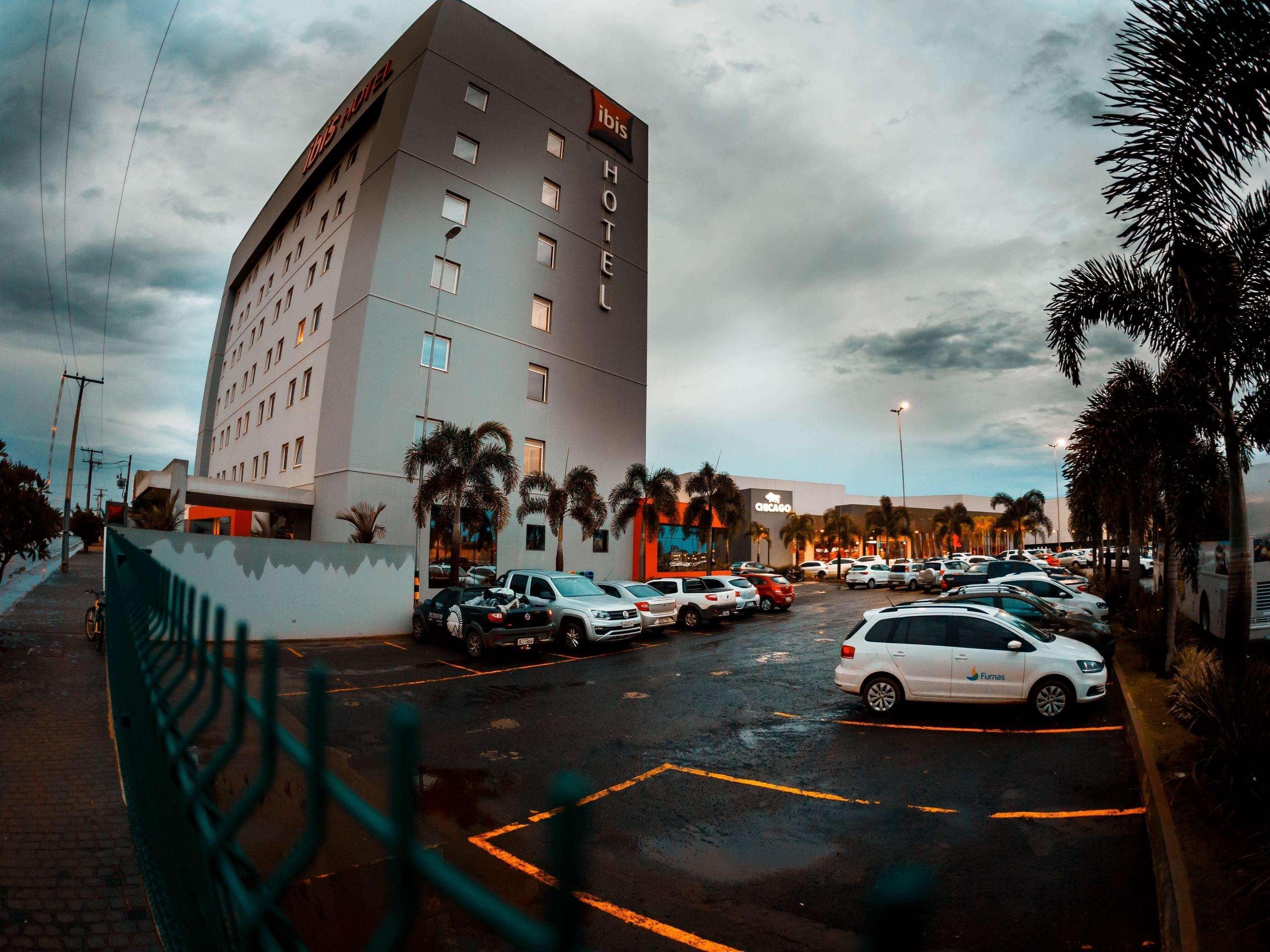ホテル Ibis Jataí エクステリア 写真