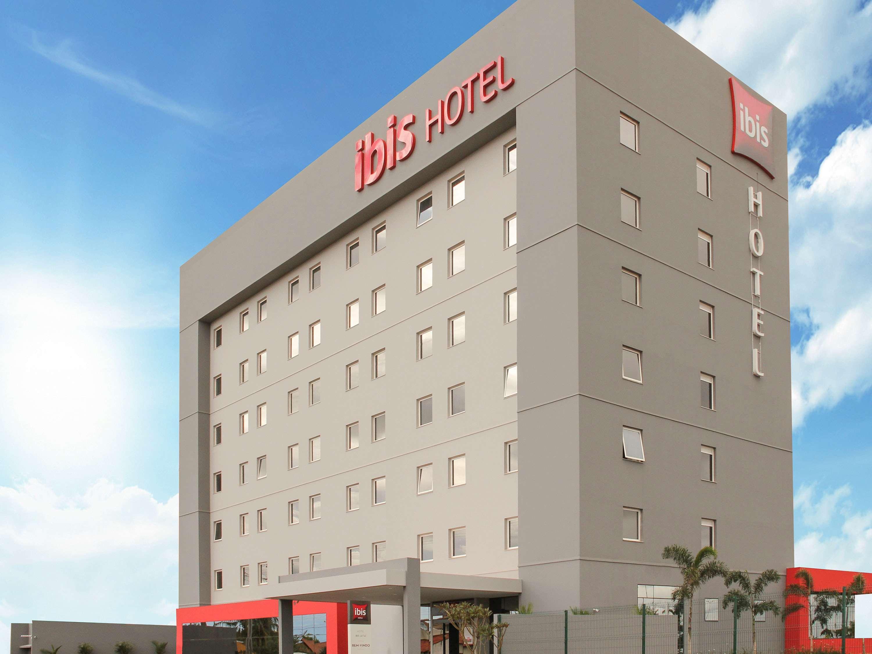 ホテル Ibis Jataí エクステリア 写真