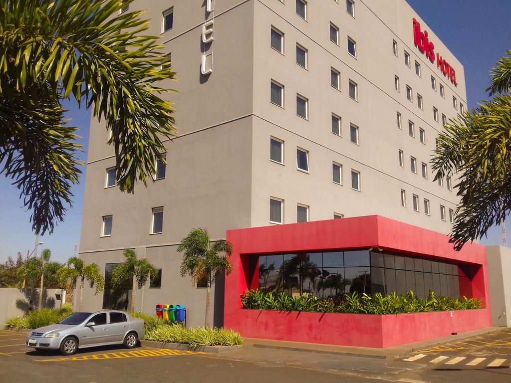 ホテル Ibis Jataí エクステリア 写真
